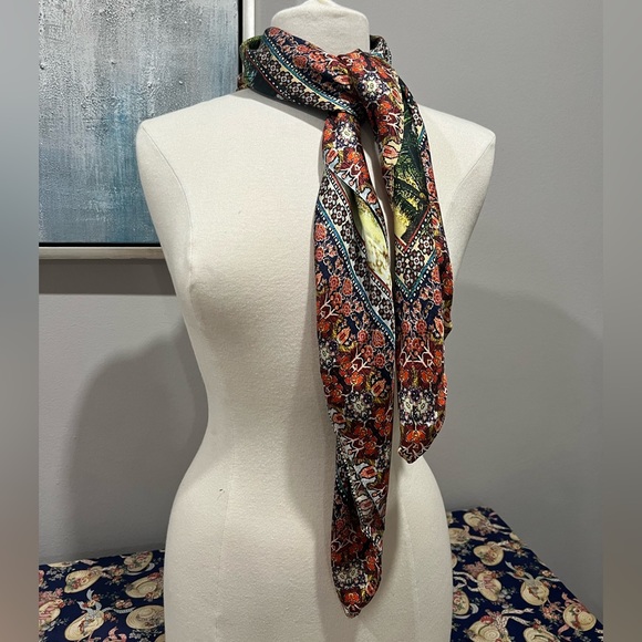 JW Johnny Was silk scarf Paradise 33" x 33" - Picture 6 of 6